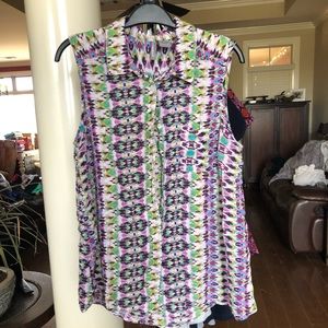 Sleeveless Casual Button-down